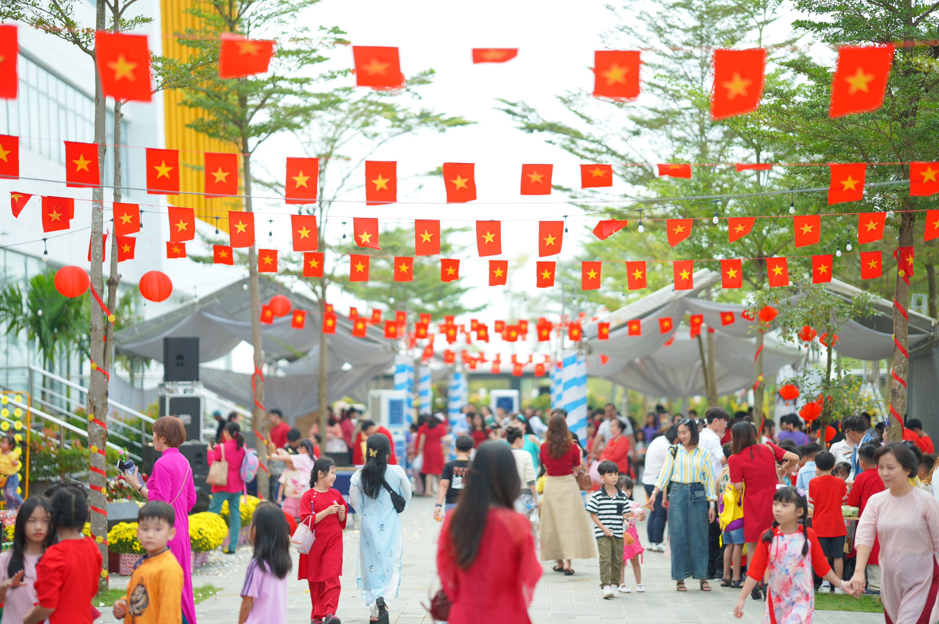 hoi-cho-Tet-Nhan-Ai-tai-greenfield-school